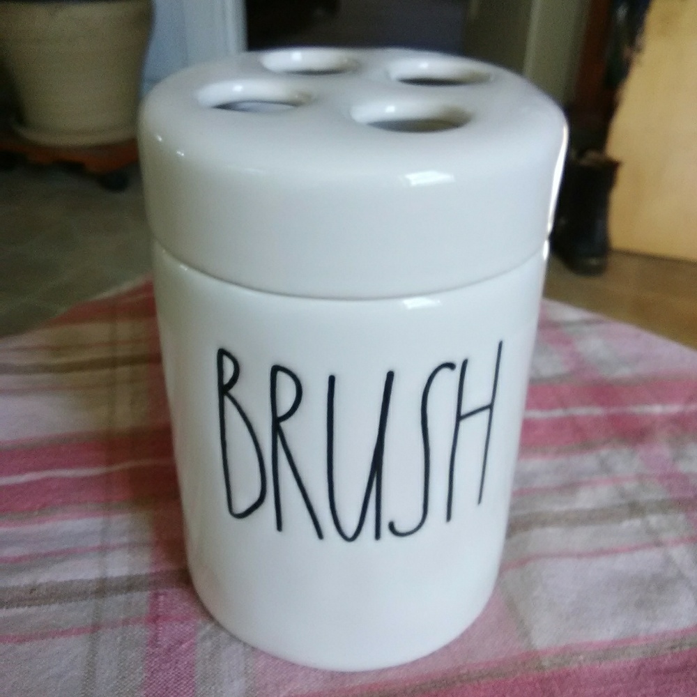 Rae Dunn By Magenta BRUSH Toothbrush Holder. - Picture 4 of 7